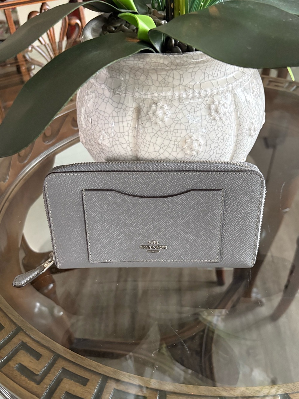 🩶🩶COACH PEBBLED LEATHER GREY ZIP AROUND WALLET!🩶🩶F54007